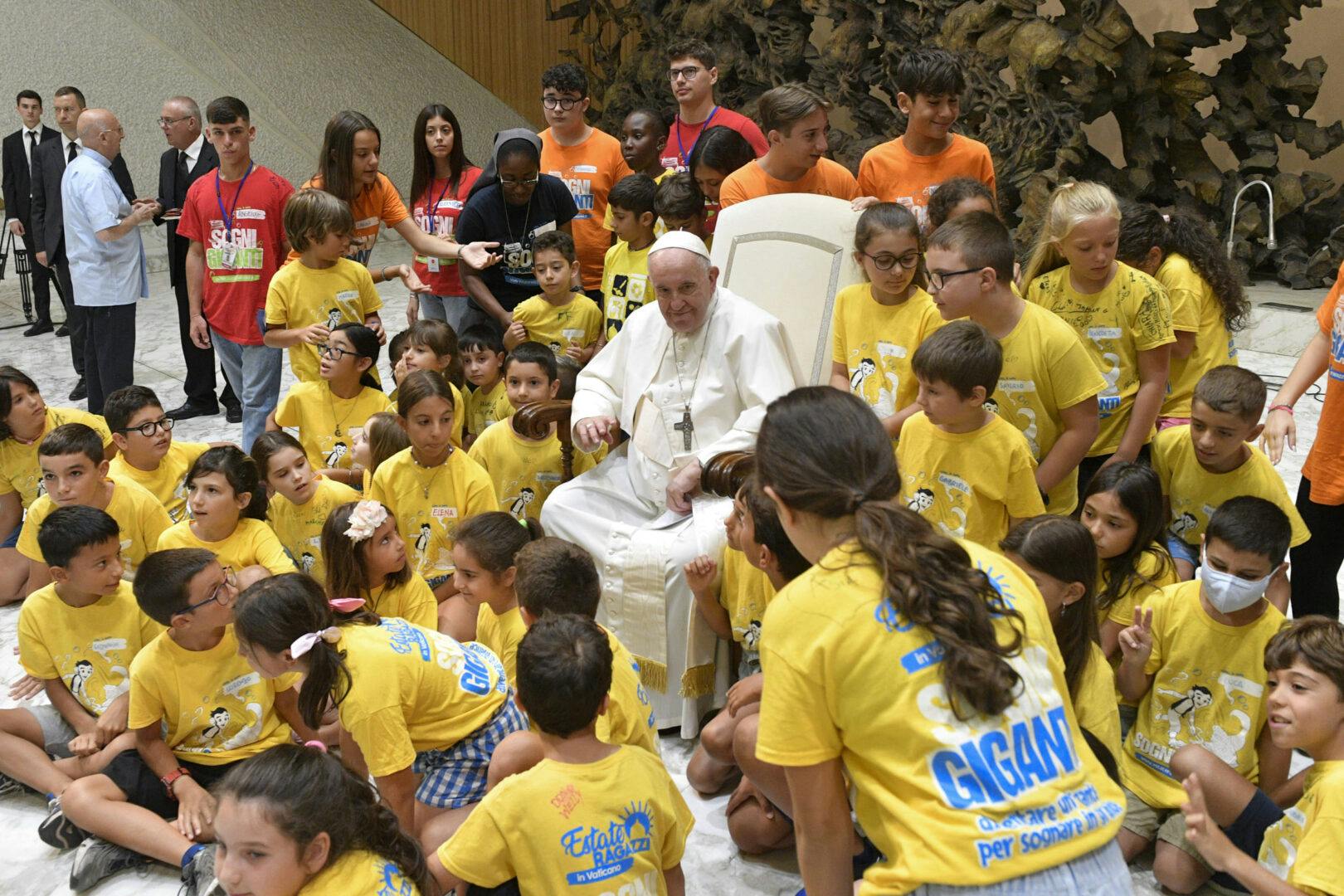El encargado del Papa para el Día Mundial de los Niños